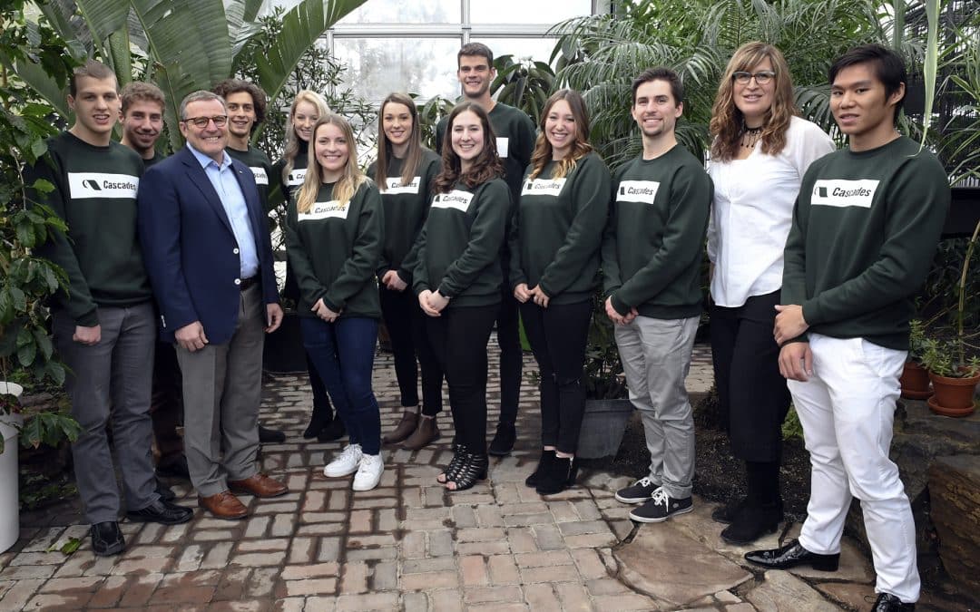 Cascades soutient 23 étudiants-athlètes et leur remet 82 000 $ en bourses par l’entremise de la FAEQ